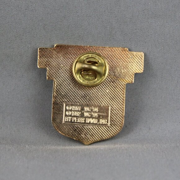 1994 World Cup of Soccer Pin - USA Shield Design by Peter David - Metal Pin - Picture 2 of 3